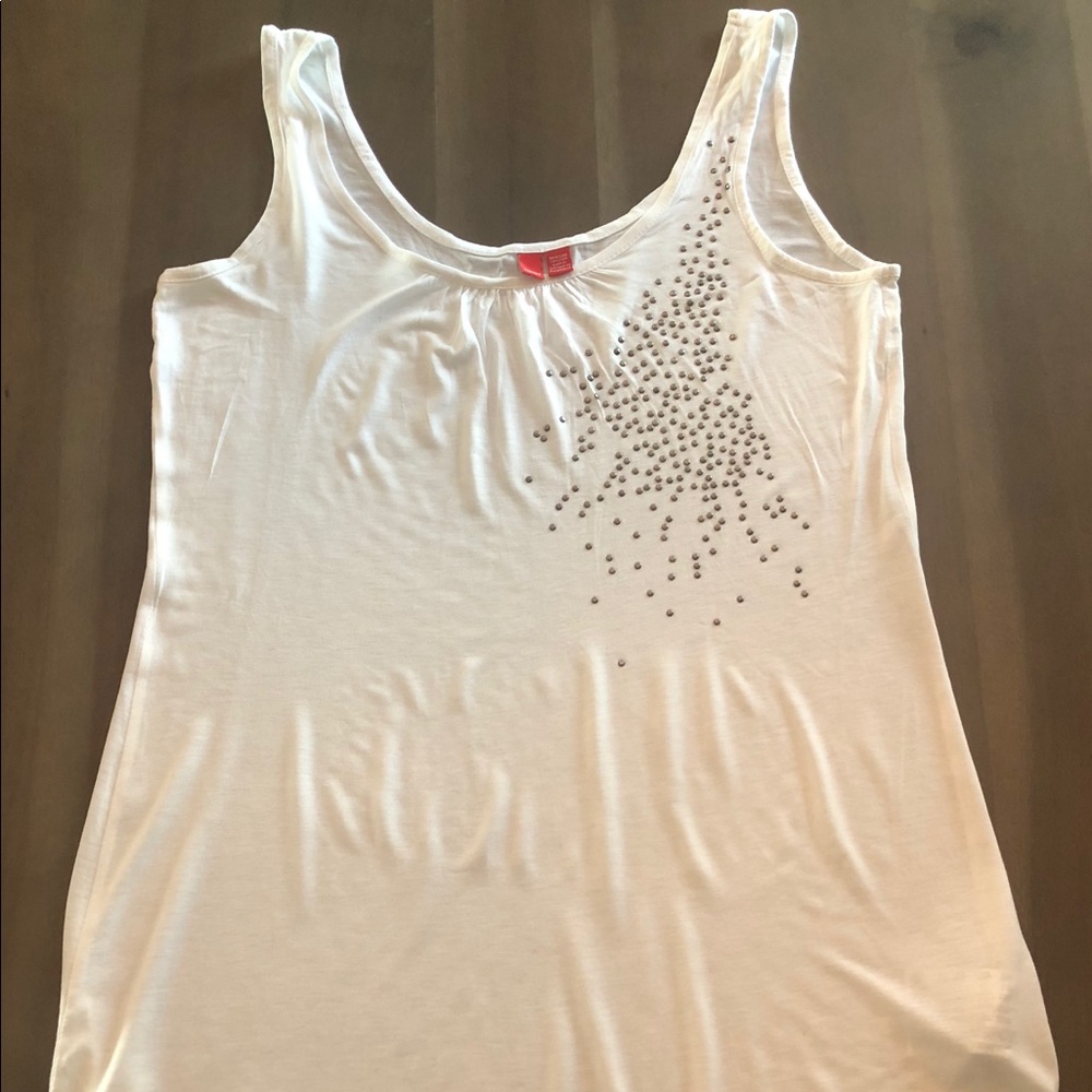 White metal stud detail tank